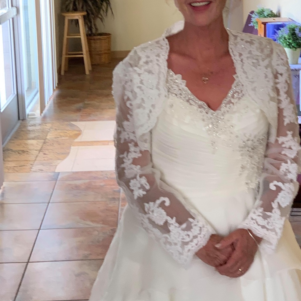 Off white size 14 wedding dress